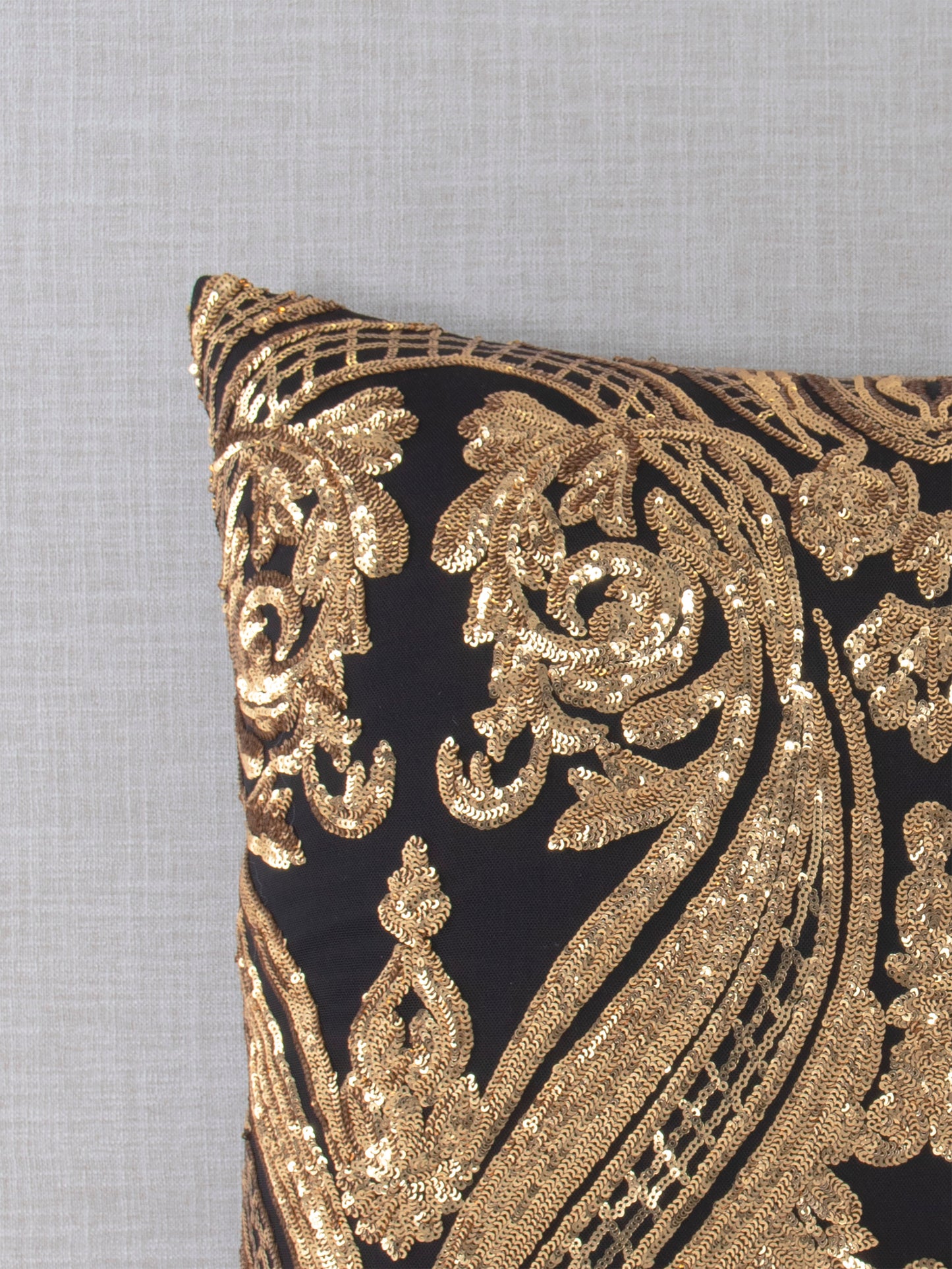 Santo Collection Sequin Throw Pillow Covers (Gold)